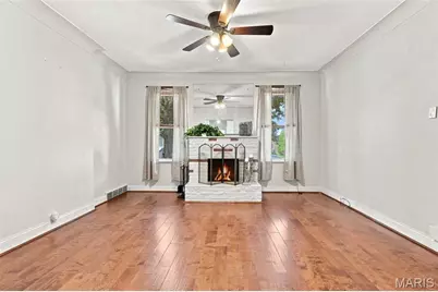 3654 Roswell Avenue, Saint Louis, MO 63116 - Photo 3