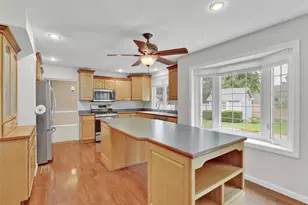 34 Shadowcreek Dr, Saint Peters, MO 63376 - Photo 9