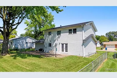 750 Lamplight Lane, Hazelwood, MO 63042 - Photo 3