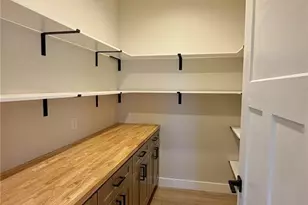 360 Honeysuckle Dr, Hannibal, MO 63401 - Photo 9