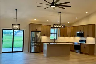 360 Honeysuckle Dr, Hannibal, MO 63401 - Photo 5