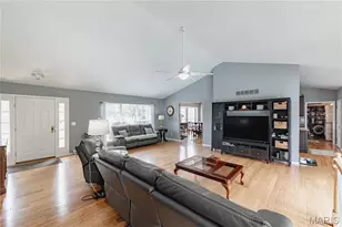 4870 Country Club Dr, High Ridge, MO 63049 - Photo 9