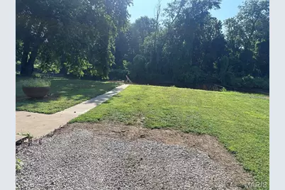 72 S River Road, Elsberry, MO 63343 - Photo 3