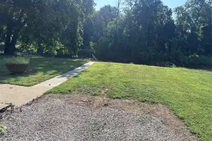 72 S River Rd, Elsberry, MO 63343 - Photo 3