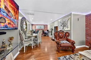 207 Marilyn Estates Dr, Saint Louis, MO 63123 - Photo 5