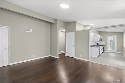 1105 Apache Drive, Florissant, MO 63033 - Photo 7