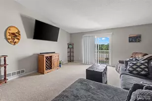 256 Carriage Ct, Washington, MO 63090 - Photo 5
