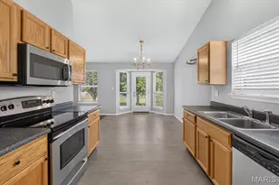 1972 Briarfield Dr, Lake Saint Louis, MO 63367 - Photo 9