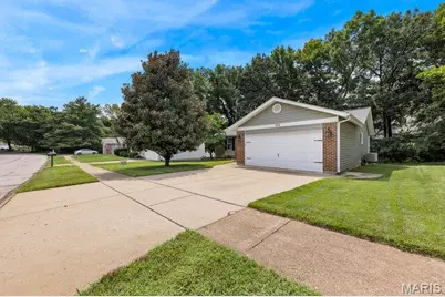 514 Great Hill Drive, Ballwin, MO 63021 - Photo 3