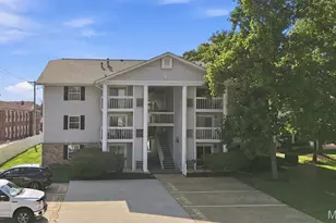 667 S Kirkwood Rd, Saint Louis, MO 63122 - Photo 1