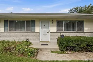 21 St Henry Ct, Saint Charles, MO 63301 - Photo 3