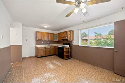 21 Saint Henry Court, Saint Charles, MO 63301 - Photo 7