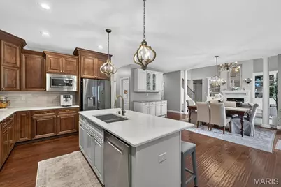 9818 Grandview Lake Court, Sunset Hills, MO 63127 - Photo 11