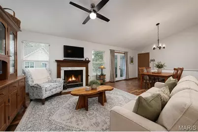 2827 Plum Leaf Circle, Saint Peters, MO 63303 - Photo 3