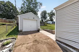 3234 Jasper Park, Saint Louis, MO 63139 - Photo 3