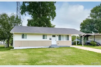 1915 Curtis Court, Saint Louis, MO 63031 - Photo 3