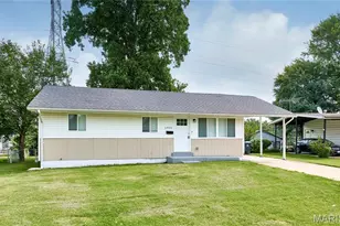 1915 Curtis Ct, Saint Louis, MO 63031 - Photo 3