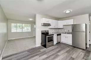1915 Curtis Ct, Saint Louis, MO 63031 - Photo 11