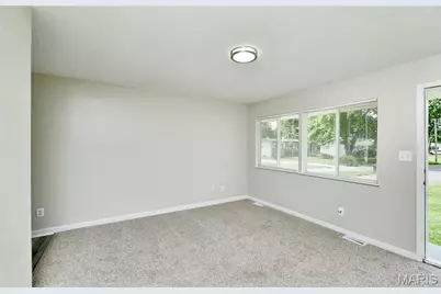 1915 Curtis Court, Saint Louis, MO 63031 - Photo 5