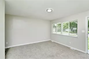 1915 Curtis Ct, Saint Louis, MO 63031 - Photo 5