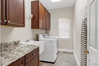 9217 Caddyshack Circle, Sunset Hills, MO 63127 - Photo 33