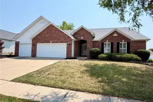 416 Parkshire Pl Dr, O'Fallon, MO 63368 - Photo 1