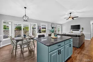 708 Woodland Ridge Dr, Saint Peters, MO 63376 - Photo 5