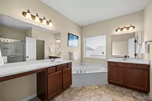 1633 Willowbrooke Manors Ct, Creve Coeur, MO 63146 - Photo 17
