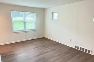8816 Cozens Ave, Jennings, MO 63136 - Photo 9