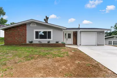 732 Hubert Drive, Saint Louis, MO 63125 - Photo 1