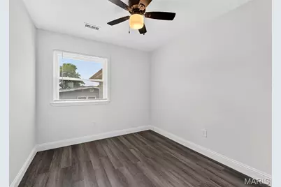 732 Hubert Drive, Saint Louis, MO 63125 - Photo 17