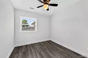 732 Hubert Dr, Saint Louis, MO 63125 - Photo 17