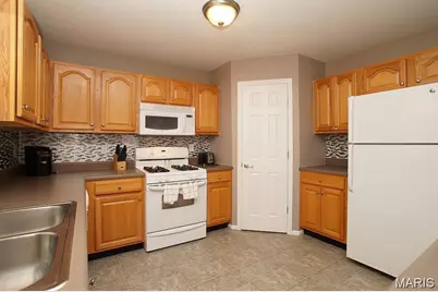 210 Stone Run Boulevard, Wentzville, MO 63385 - Photo 7