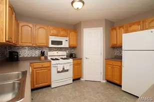 210 Stone Run Blvd, Wentzville, MO 63385 - Photo 7