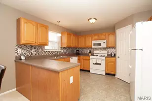210 Stone Run Blvd, Wentzville, MO 63385 - Photo 9