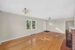 105 N Elm St, Ballwin, MO 63011 - Photo 5