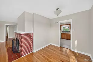 105 N Elm St, Ballwin, MO 63011 - Photo 7