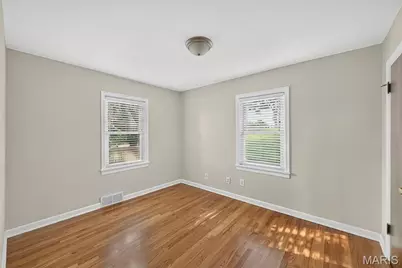 105 N Elm Street, Ballwin, MO 63011 - Photo 21