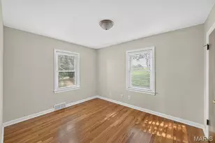 105 N Elm St, Ballwin, MO 63011 - Photo 21
