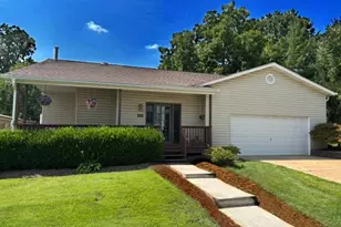 8686 Barby Ln, University City, MO 63124 - Photo 1