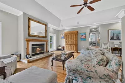 8686 Barby Lane, University City, MO 63124 - Photo 19