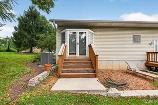 8686 Barby Ln, University City, MO 63124 - Photo 35
