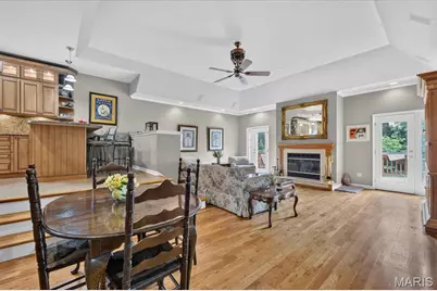 8686 Barby Lane, University City, MO 63124 - Photo 17