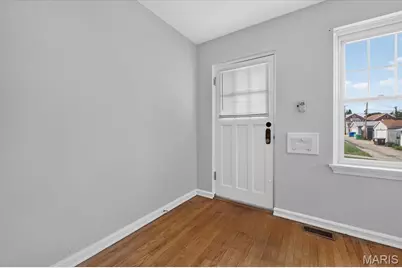 4327 Tyrolean Avenue, Saint Louis, MO 63116 - Photo 11