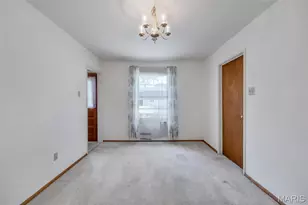 1407 Fox Creek Dr, Saint Louis, MO 63126 - Photo 9
