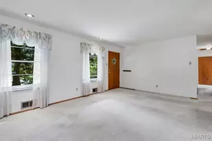 1407 Fox Creek Dr, Saint Louis, MO 63126 - Photo 7