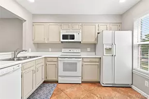 16561 Carriage View Ct, Wildwood, MO 63040 - Photo 3