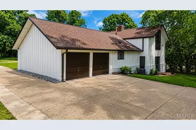 500 Kingridge Drive, Ballwin, MO 63011 - Photo 55