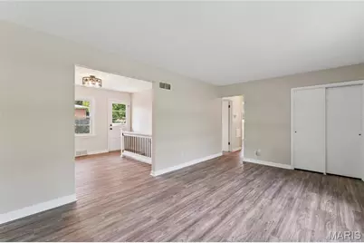 160 Saint Patrick Lane, Florissant, MO 63031 - Photo 5