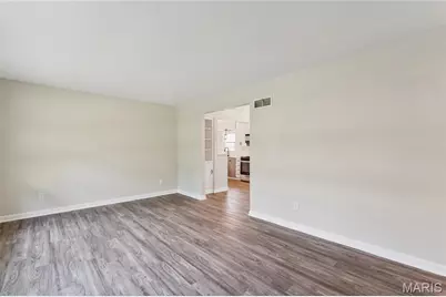 160 Saint Patrick Lane, Florissant, MO 63031 - Photo 3